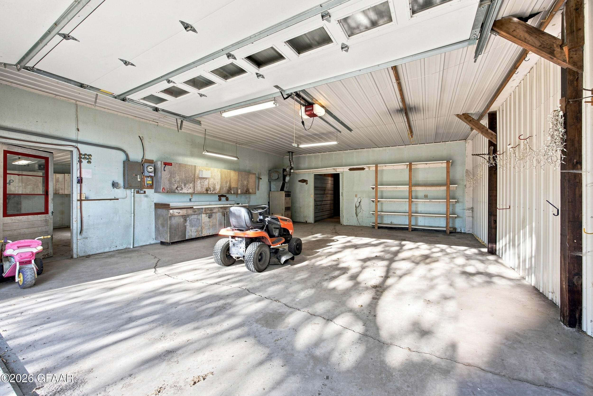 main property photo 39
