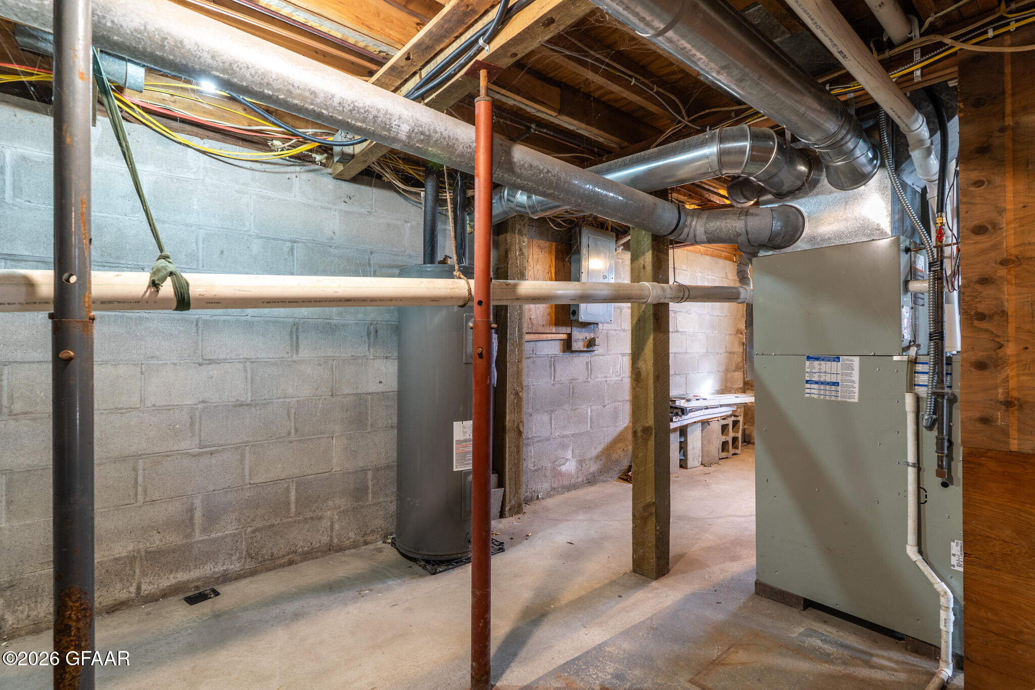 main property photo 28