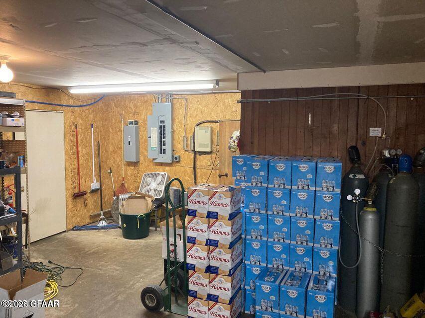 main property photo 28