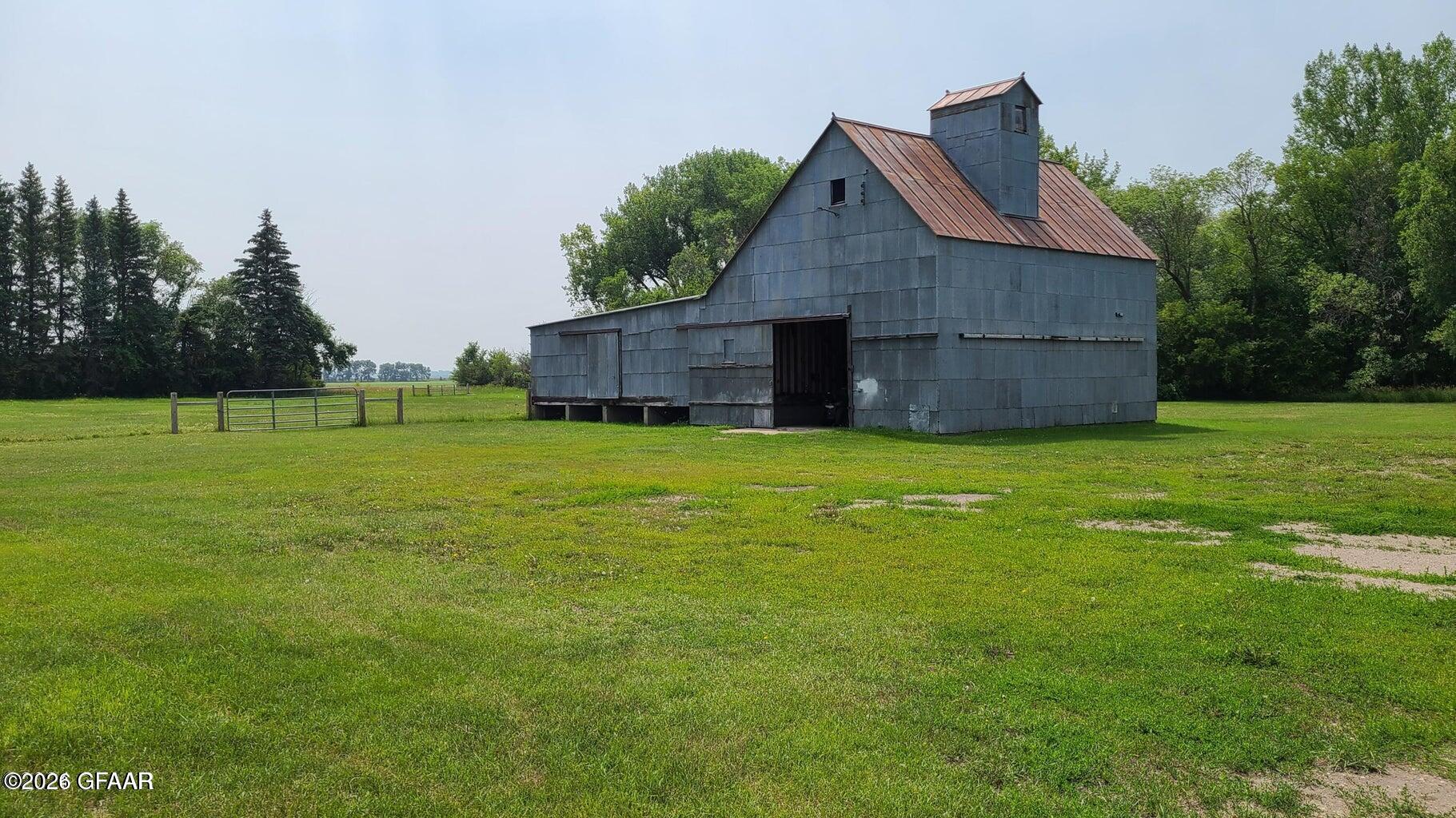 main property photo 10