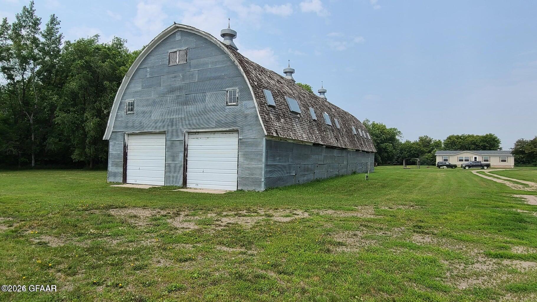 main property photo 6