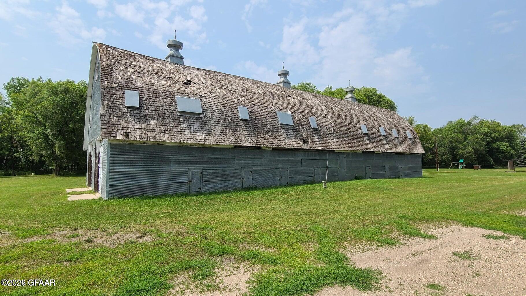 main property photo 9