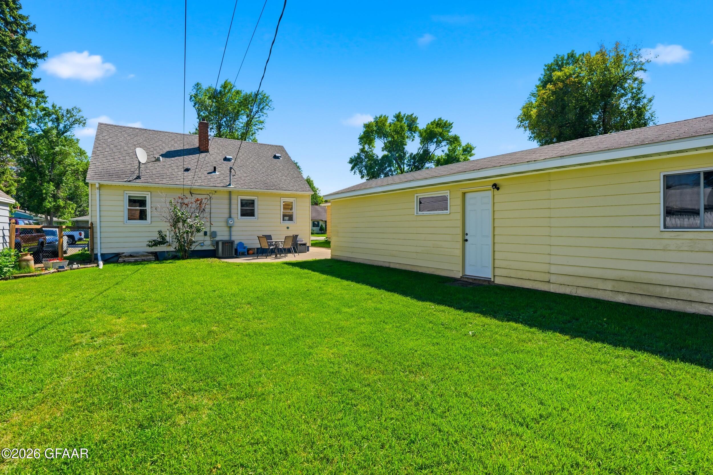 main property photo 28