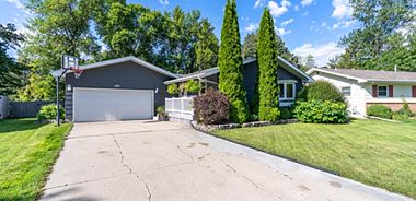 image of property with 3 Bed | 2 Bath | 2,551 Sqft