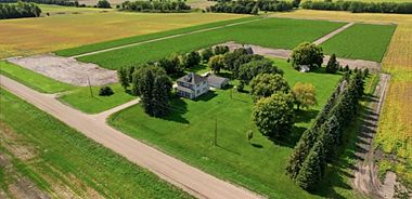 image of property with 4 Bed | 1 Bath | 2,520 Sqft