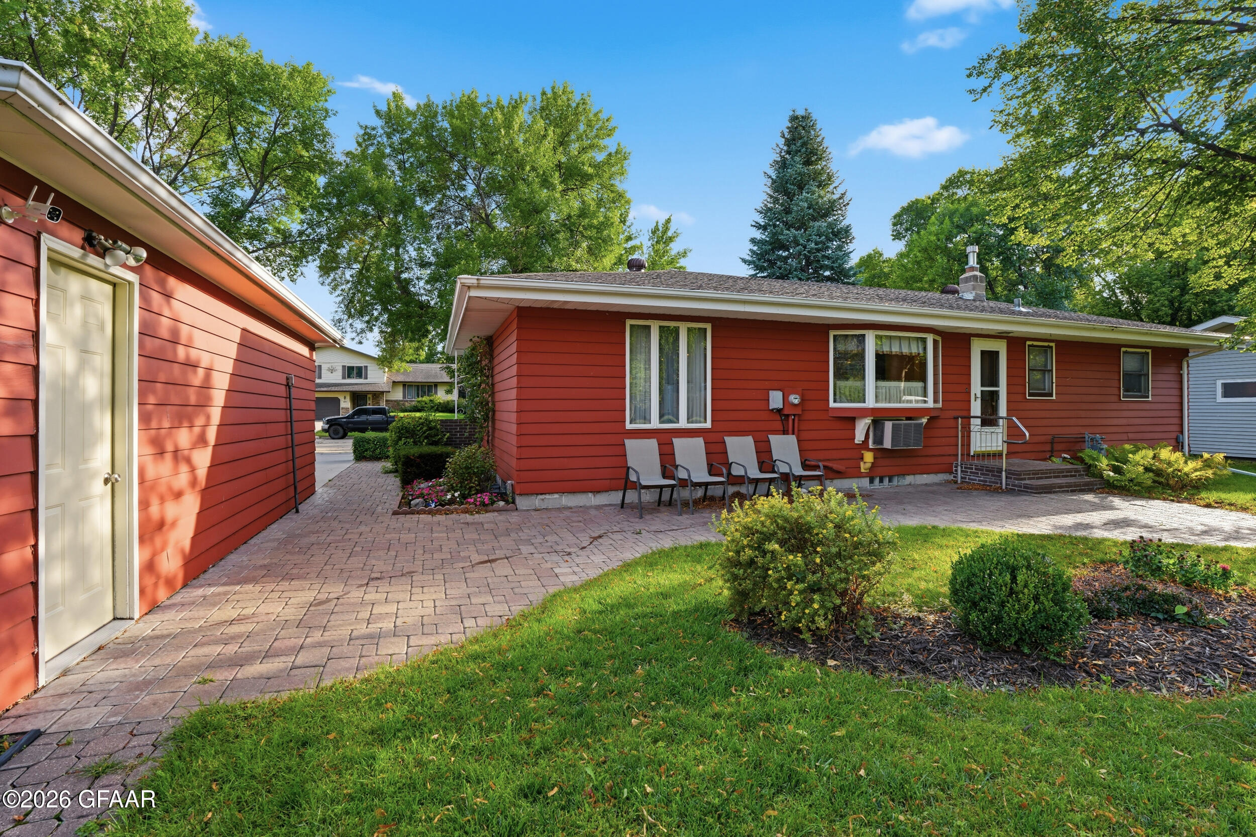 main property photo 29
