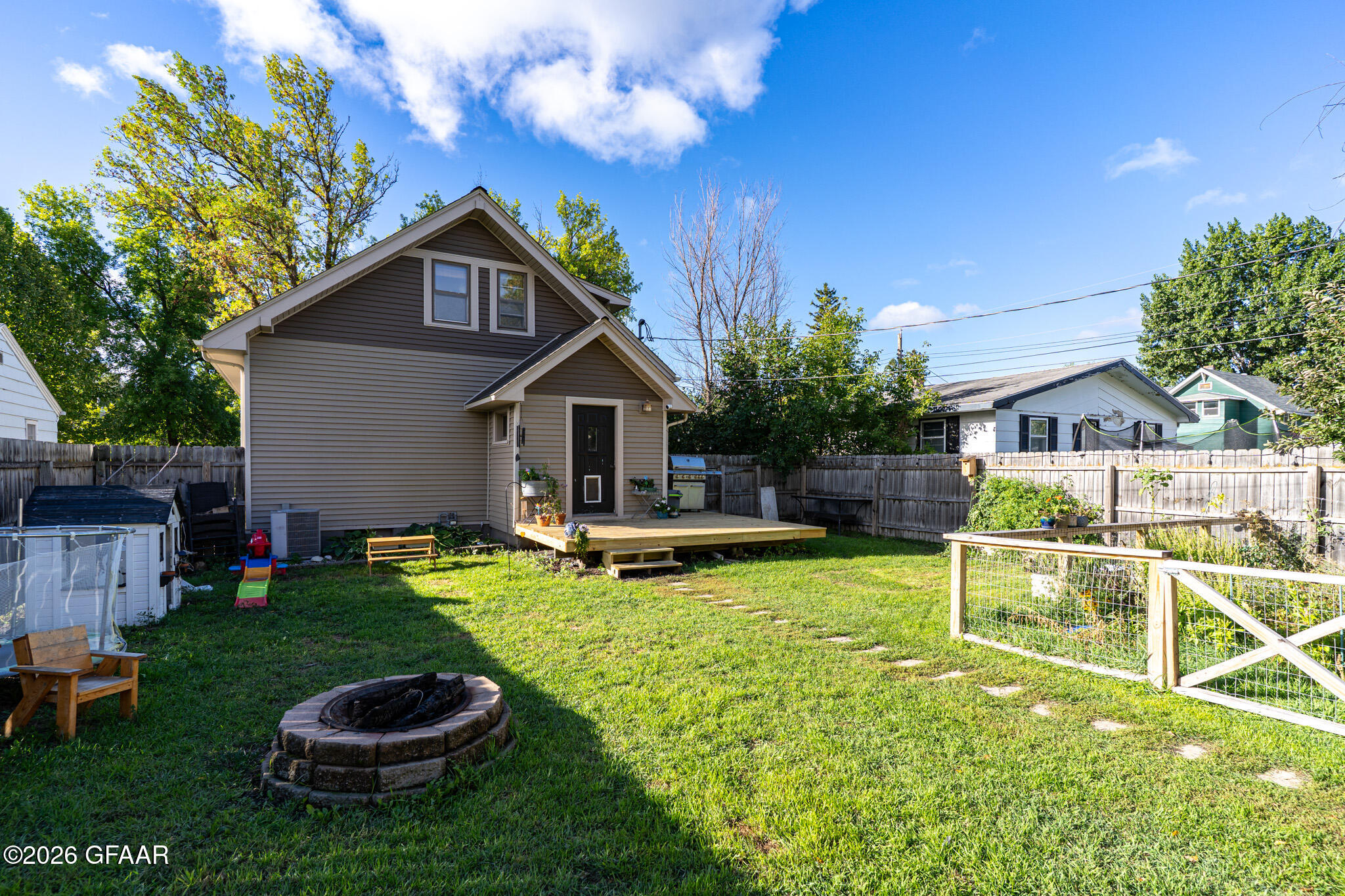 main property photo 18