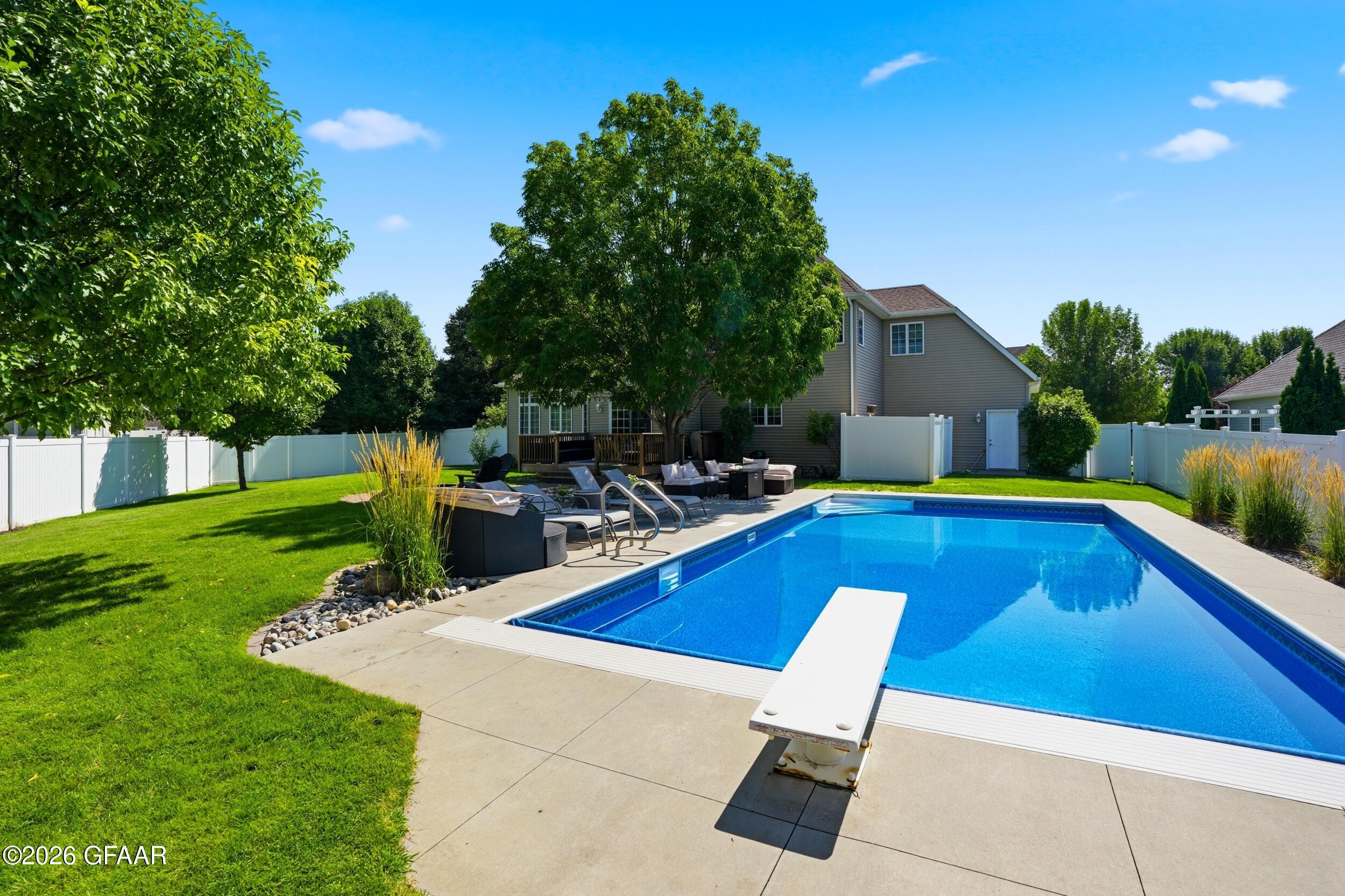 main property photo 47