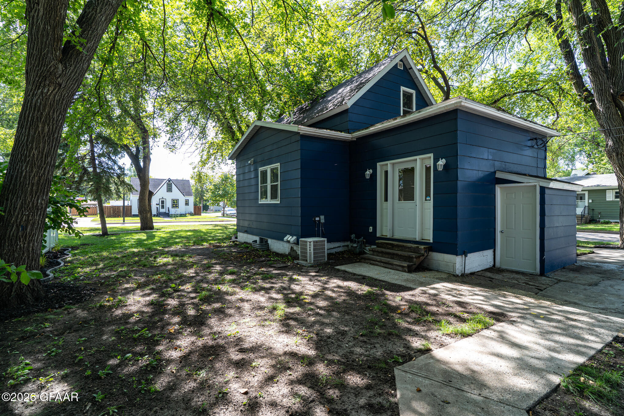 main property photo 27