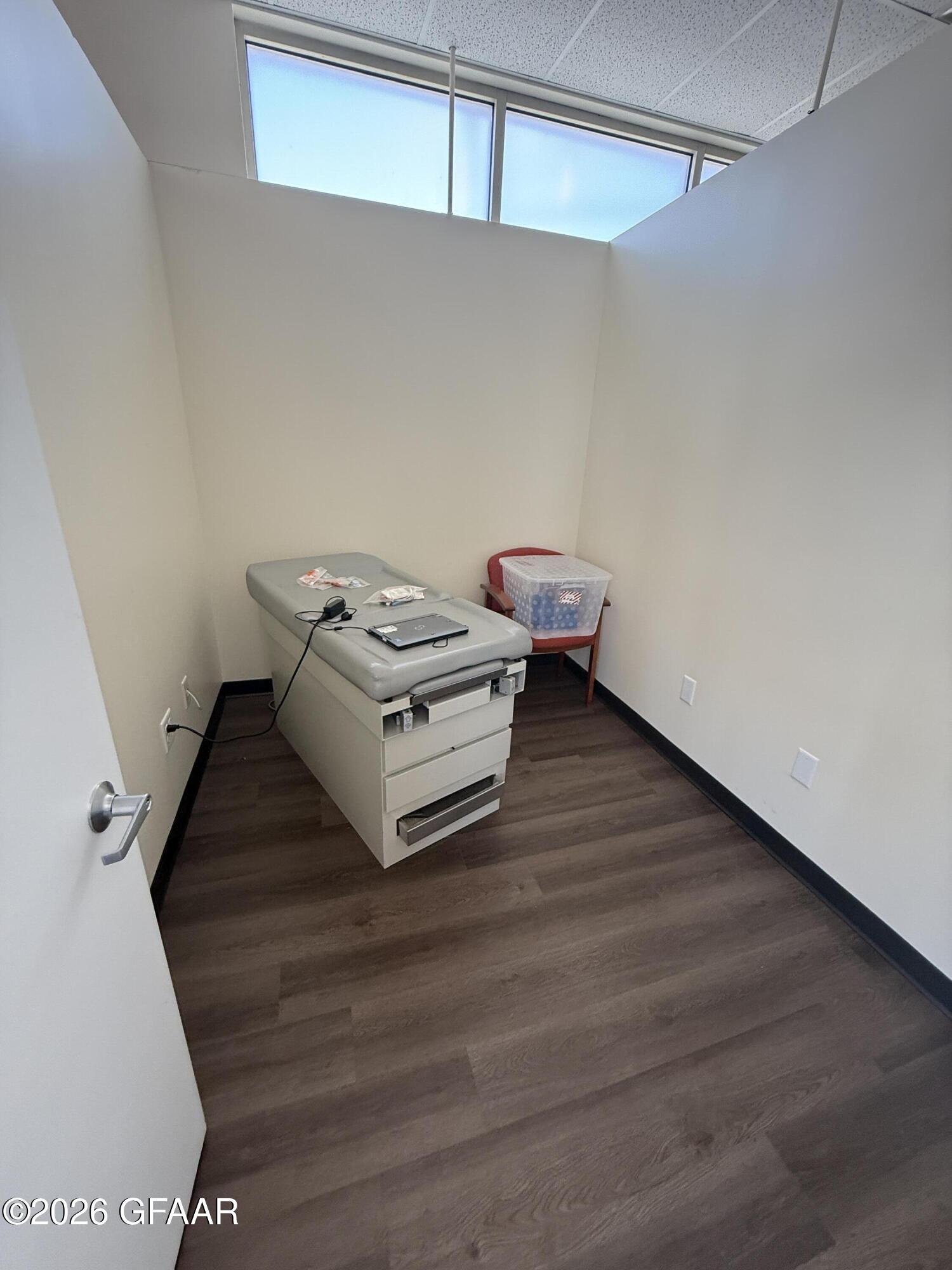 main property photo 9