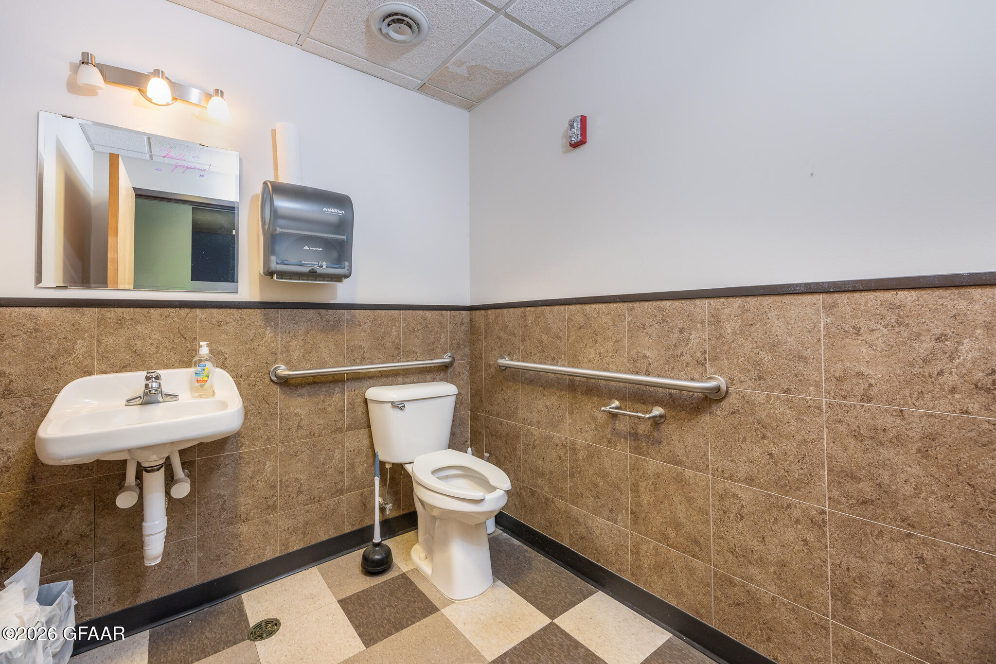 main property photo 20