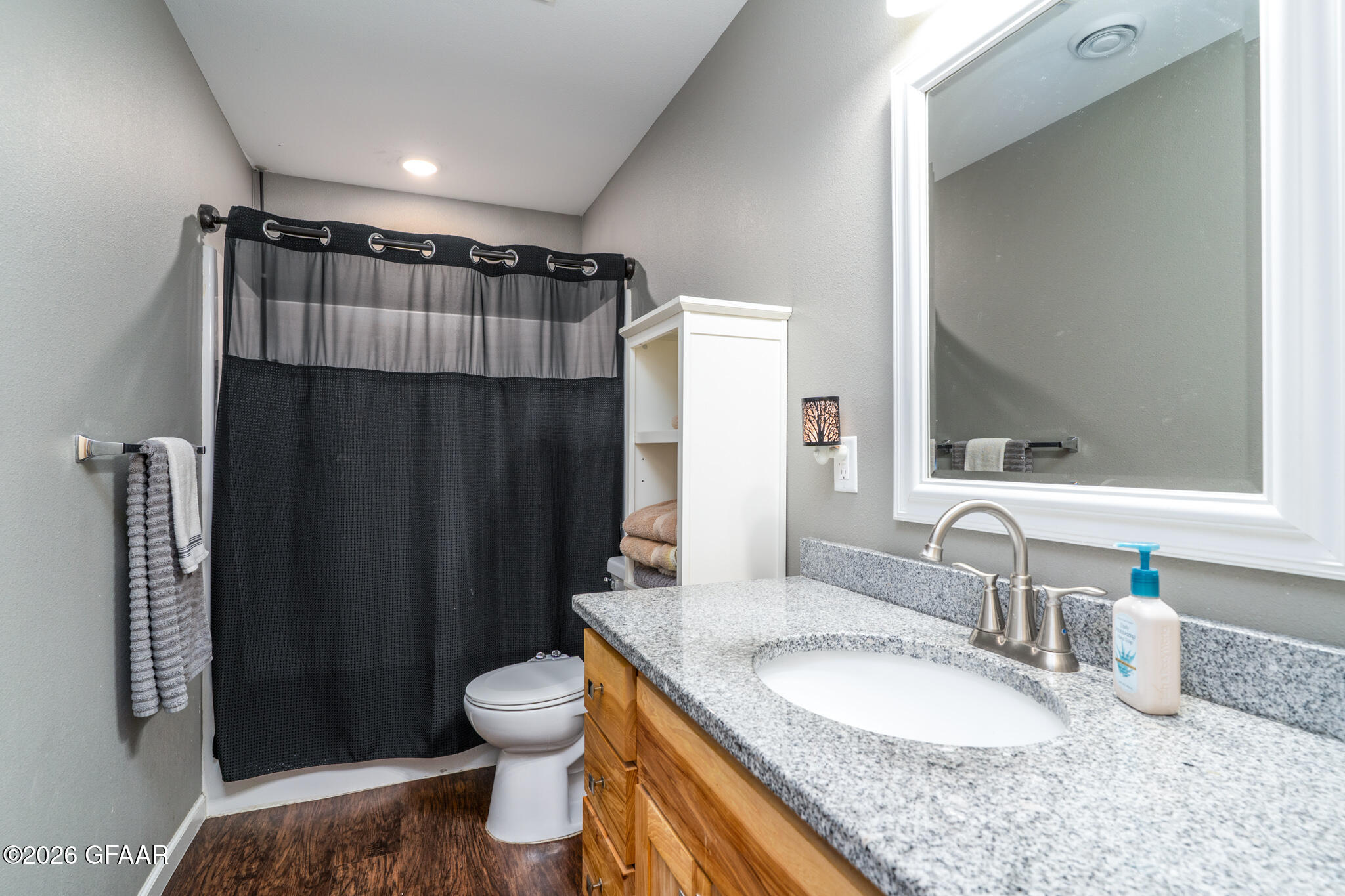 main property photo 18