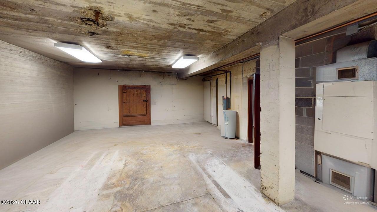 main property photo 24