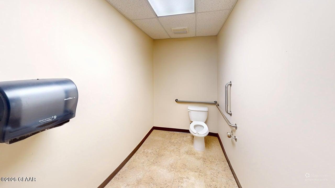main property photo 9
