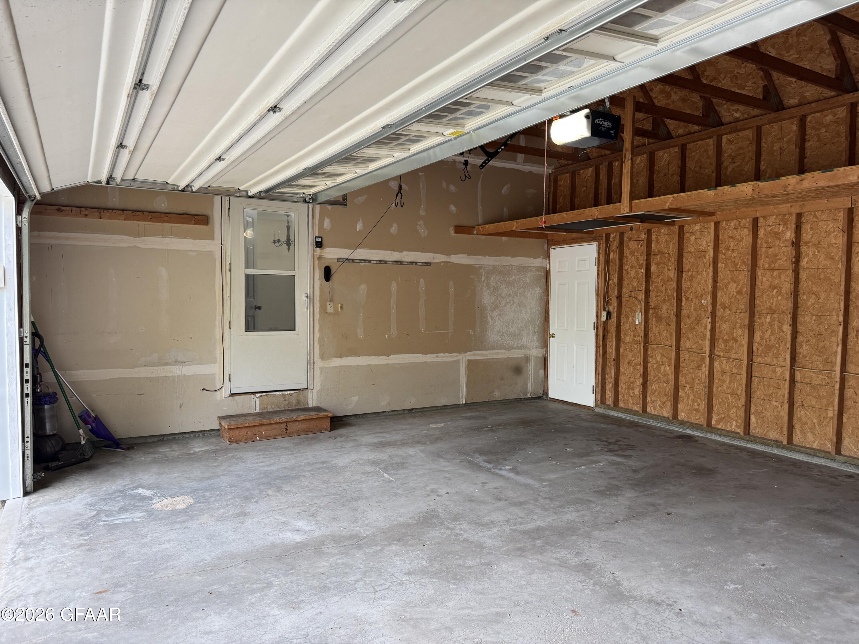 main property photo 44