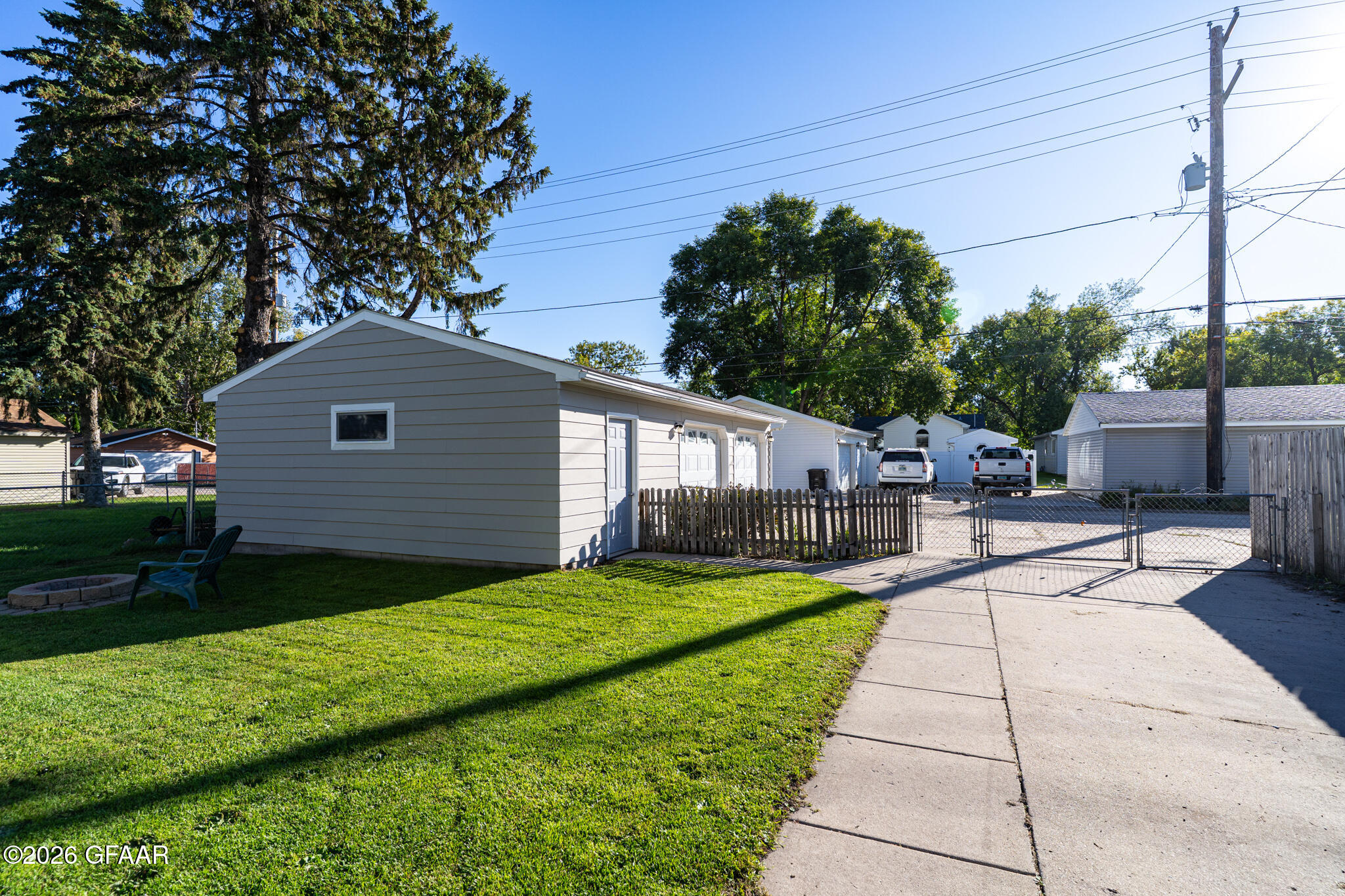 main property photo 28