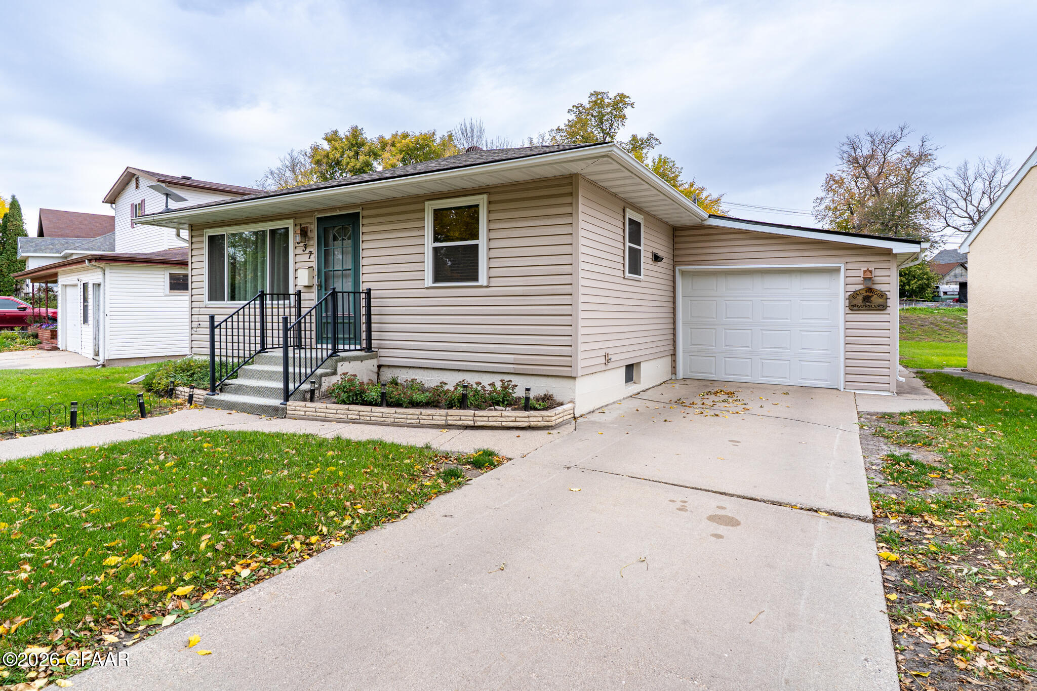 main property photo 14