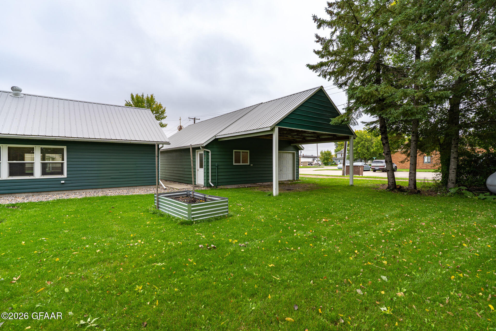 main property photo 37