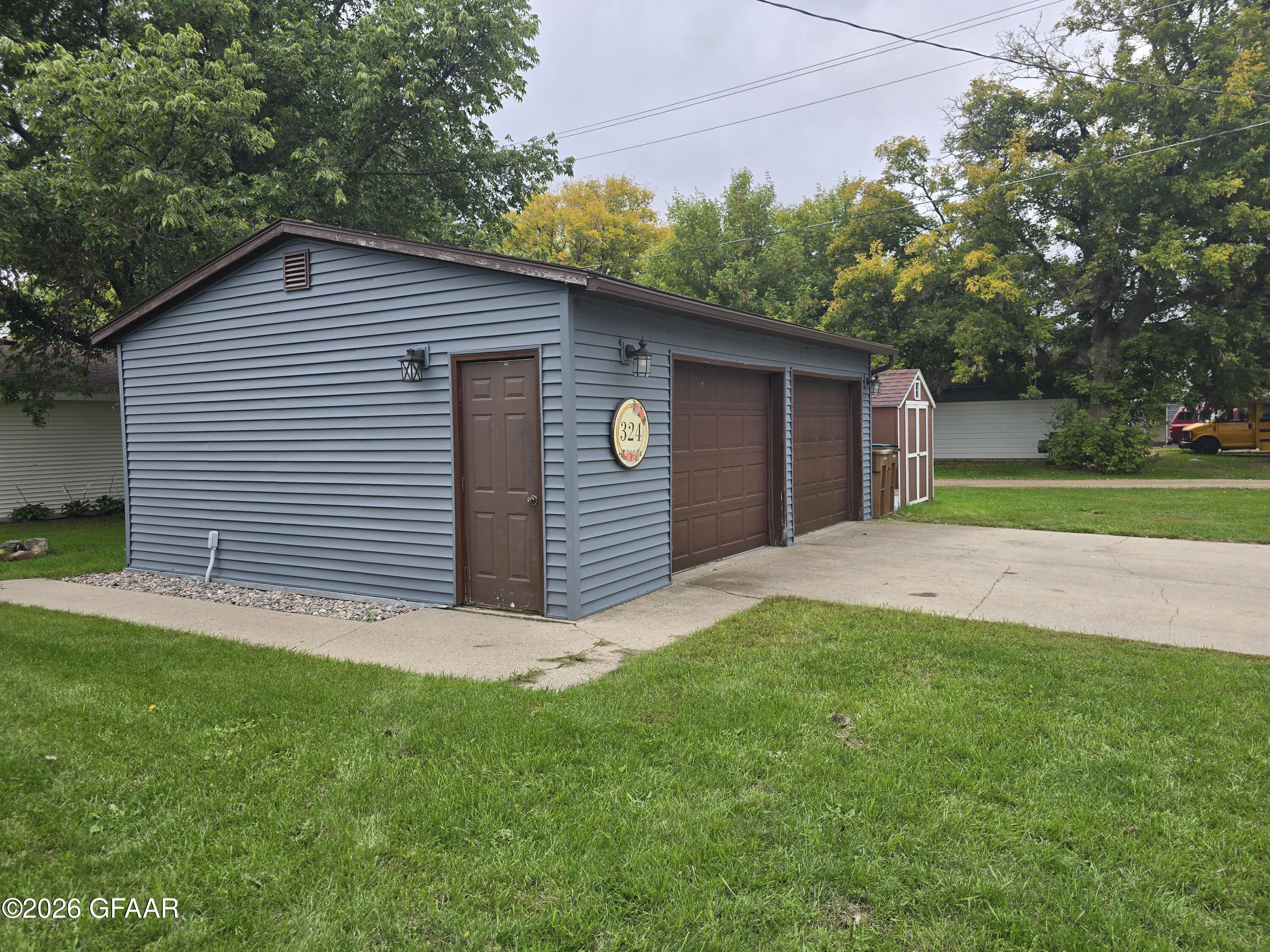 main property photo 27