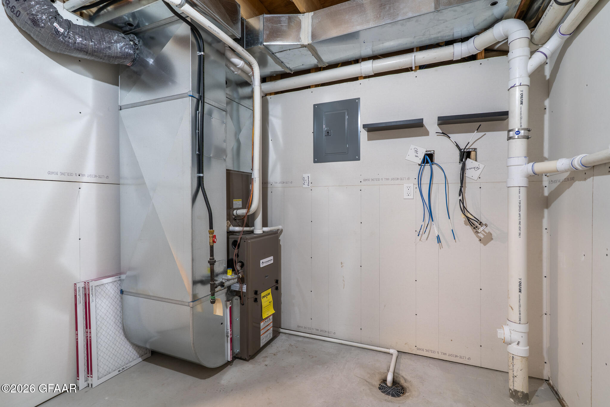 main property photo 32