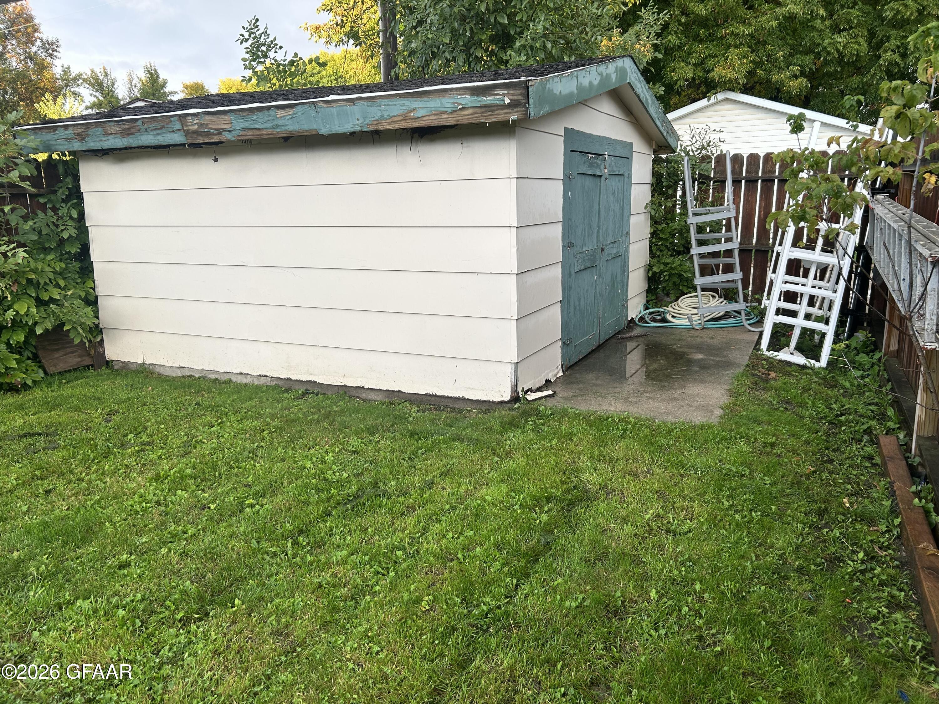 main property photo 17