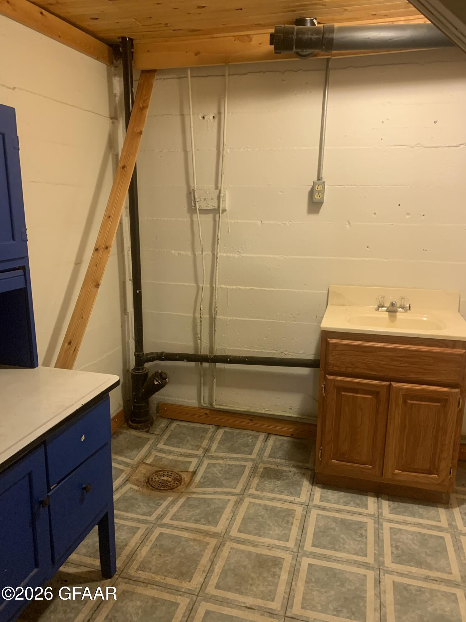 main property photo 65