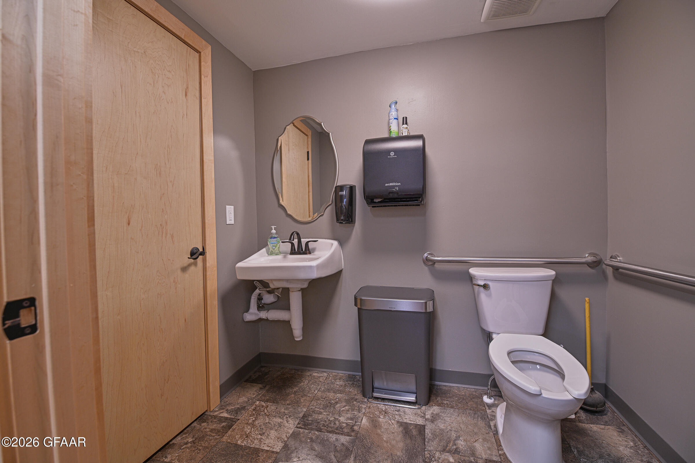 main property photo 12