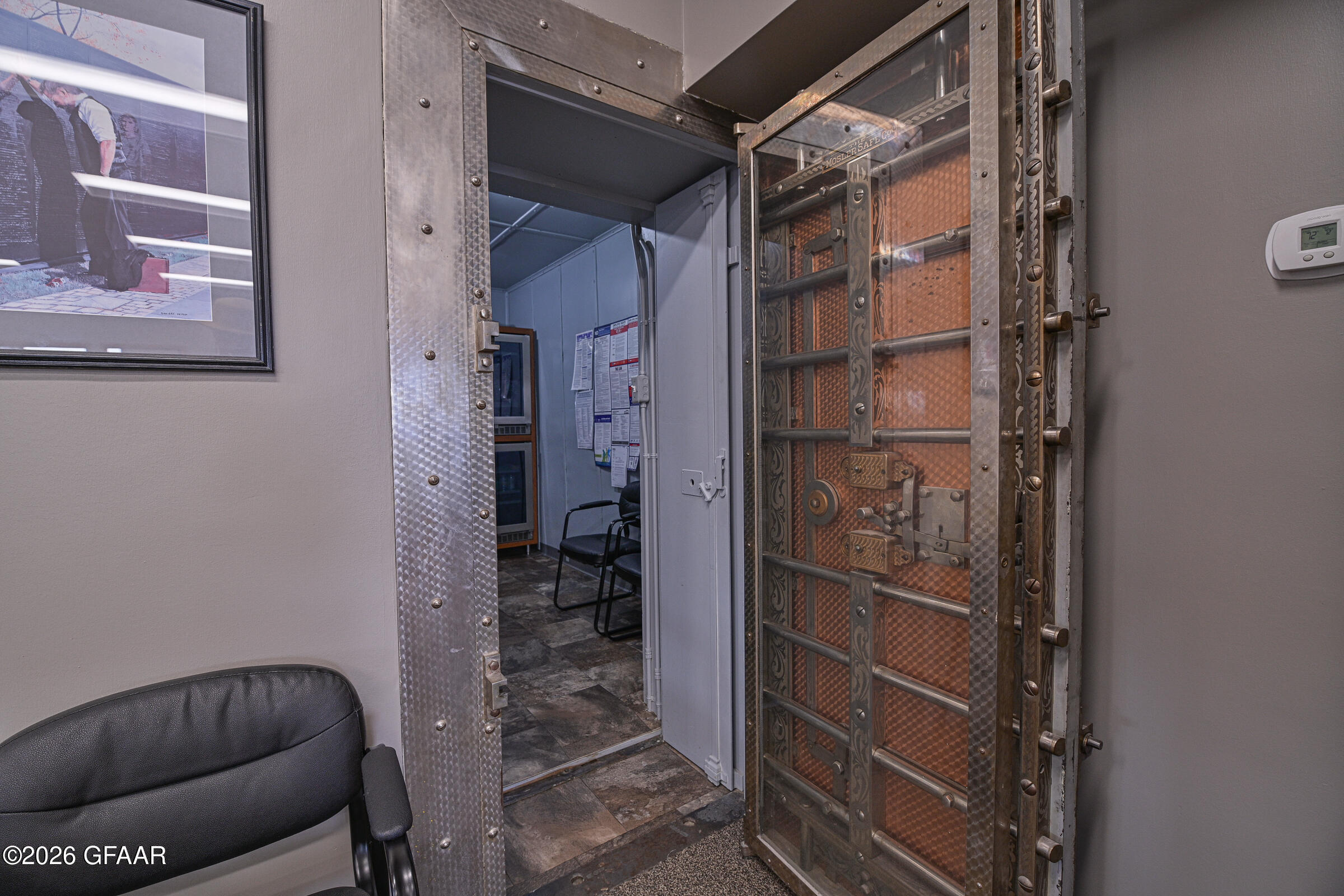 main property photo 14