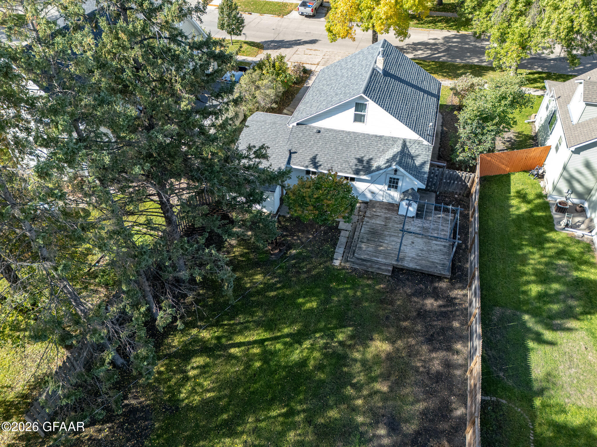 main property photo 32
