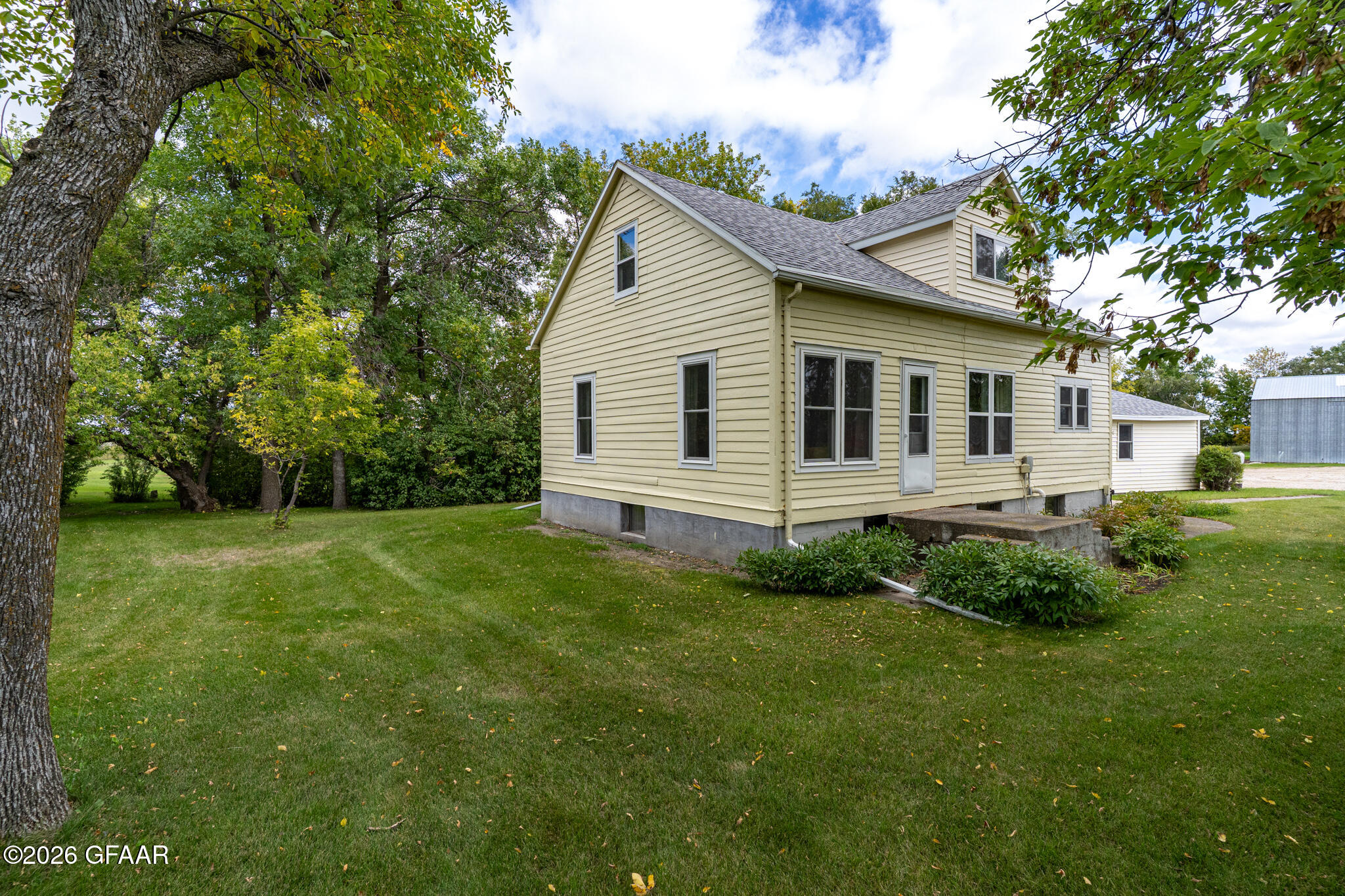 main property photo 41