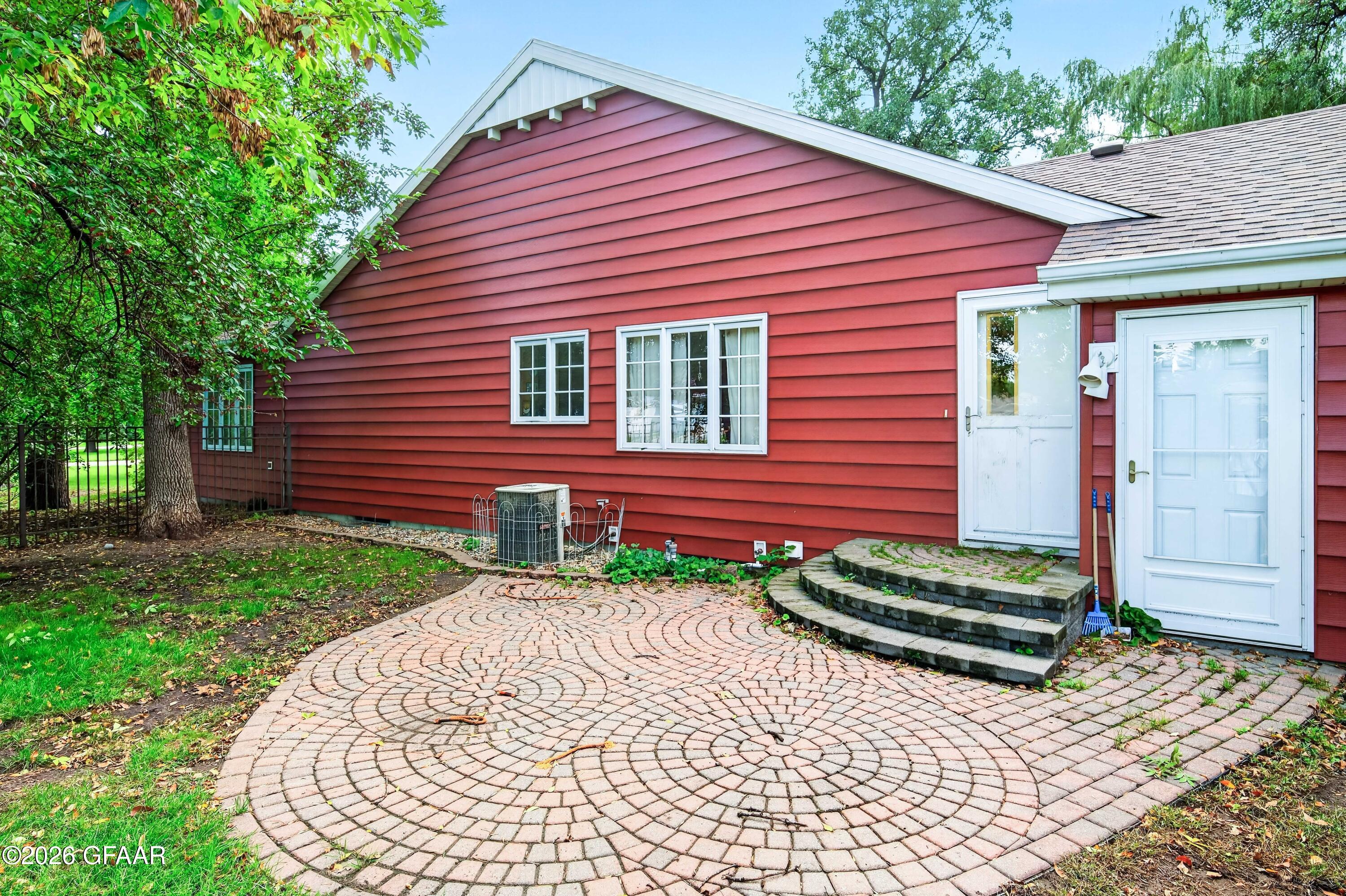 main property photo 27
