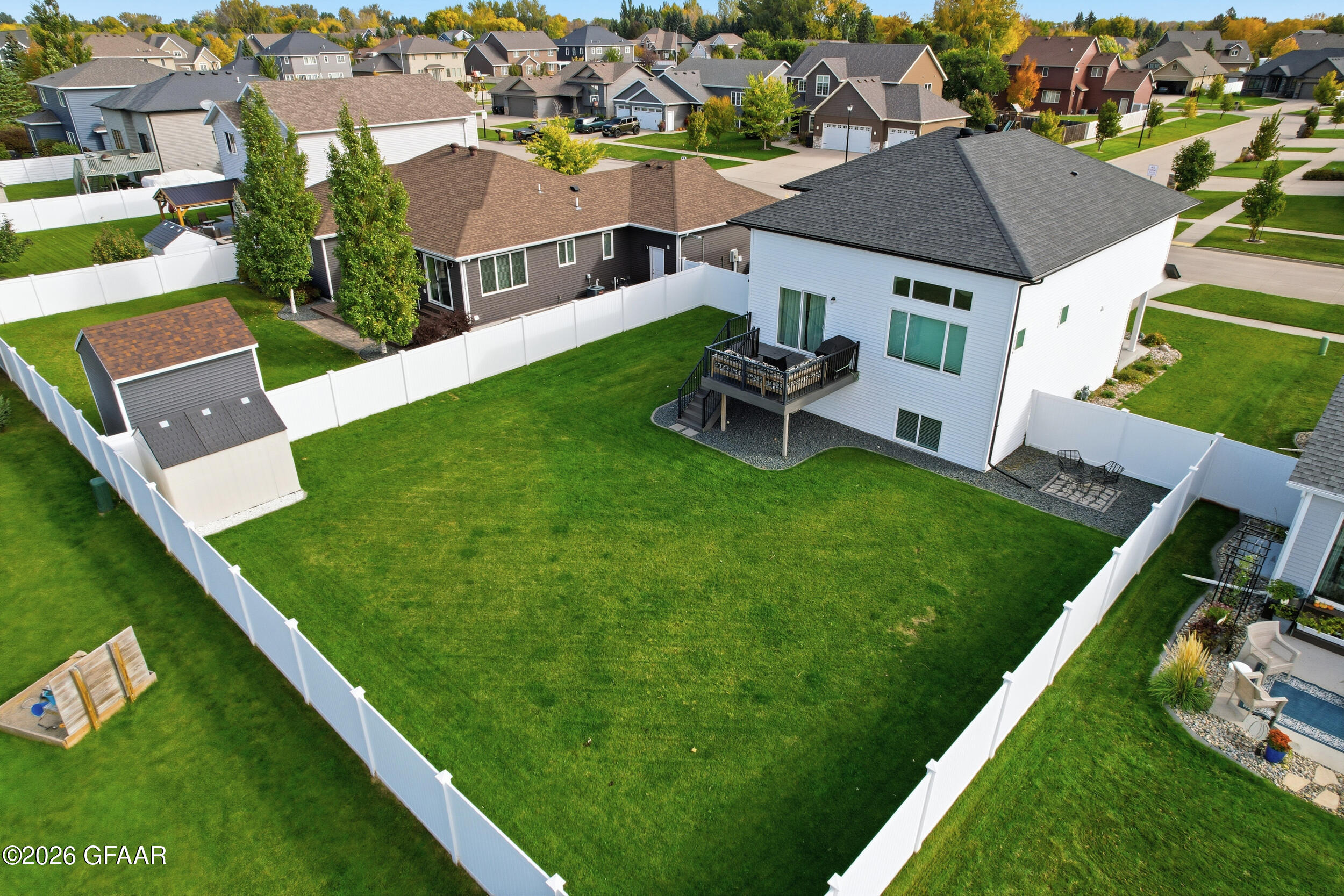 main property photo 40