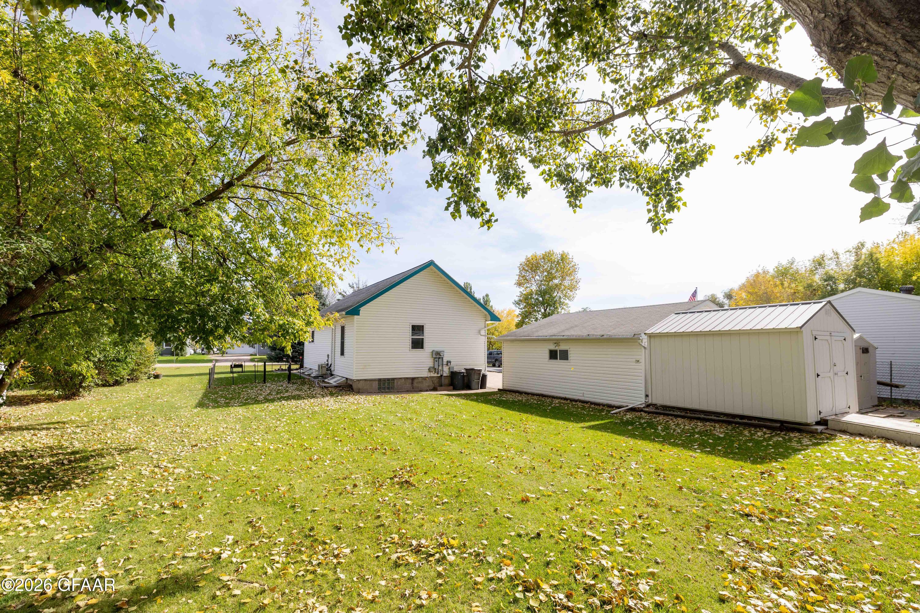 main property photo 34