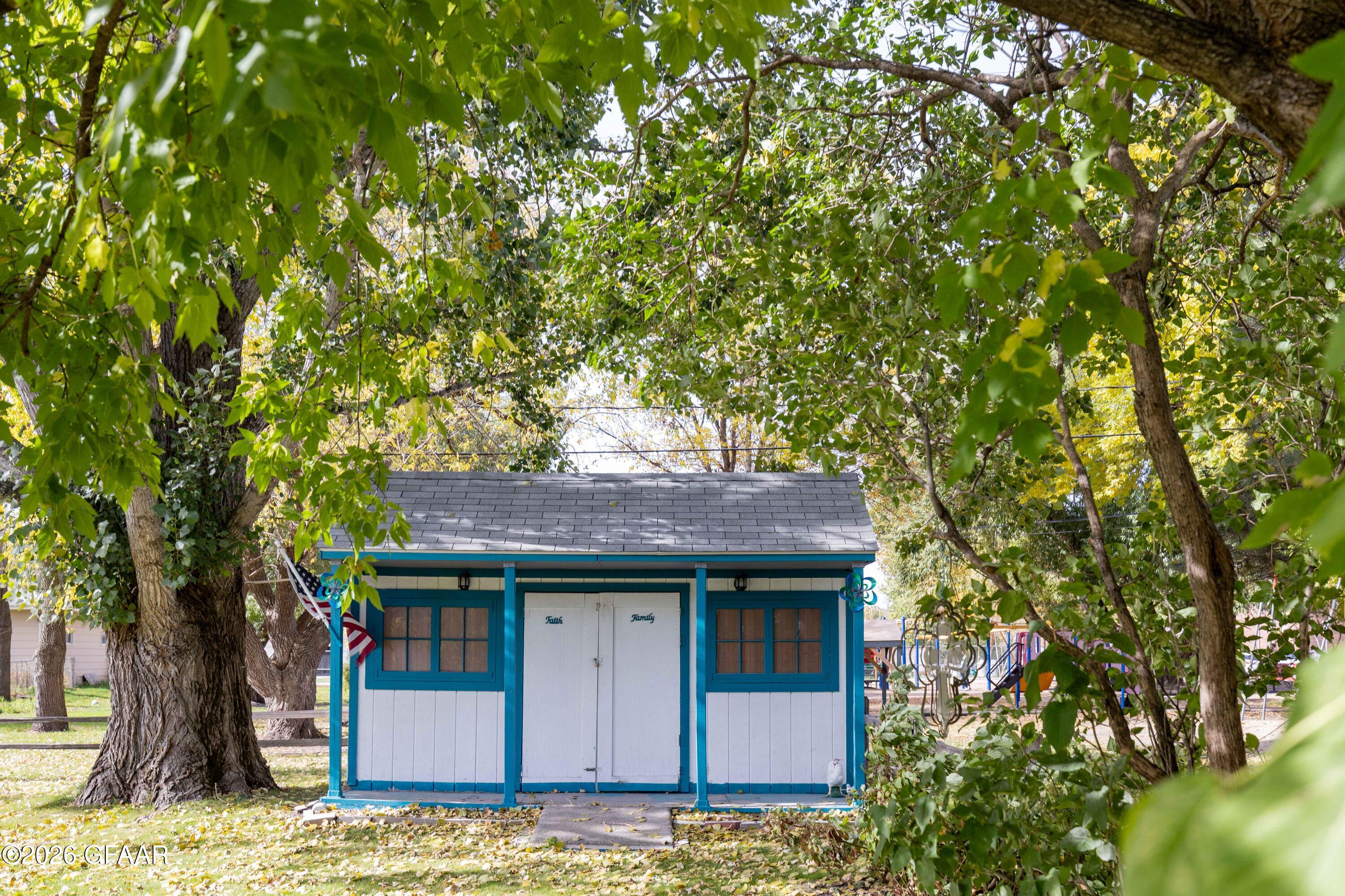 main property photo 36