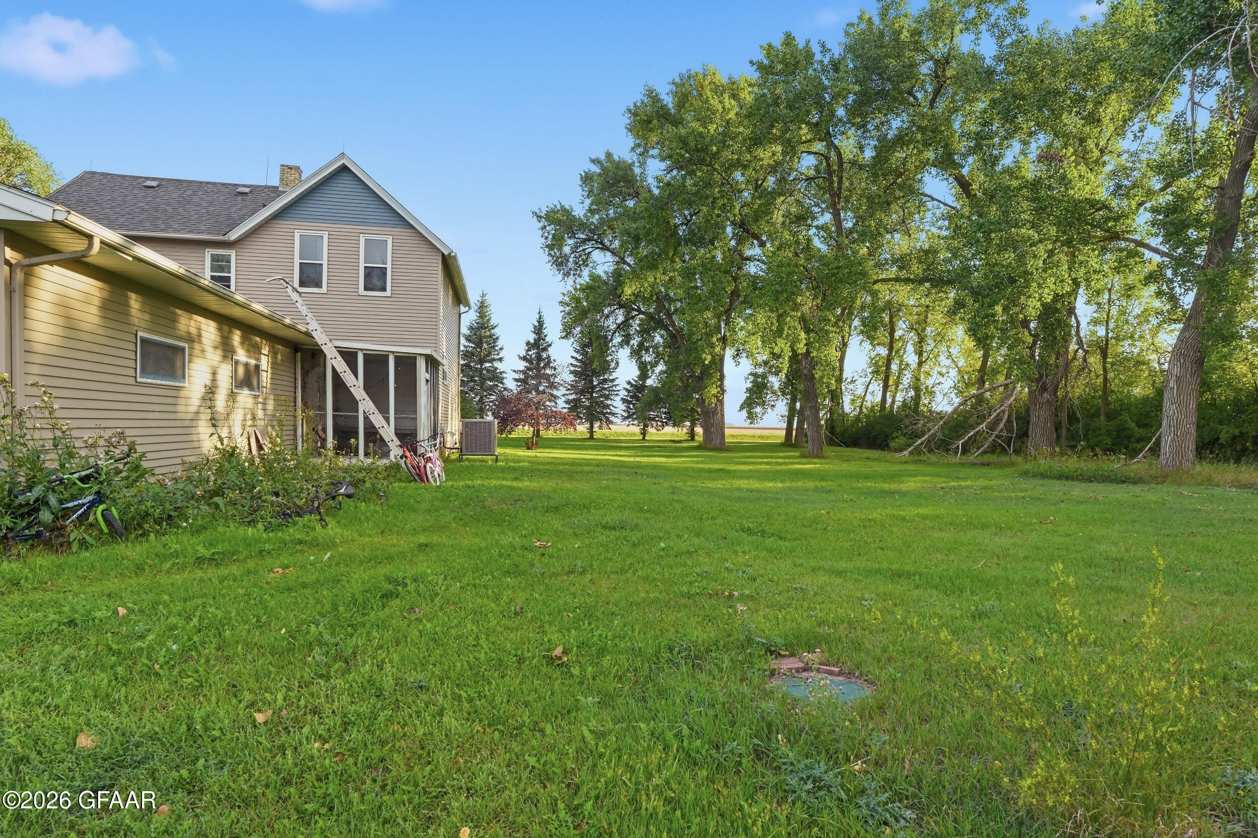 main property photo 20