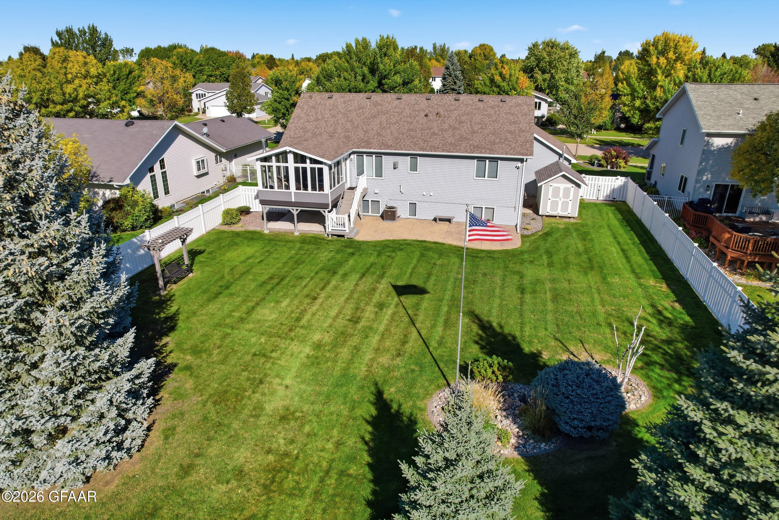 main property photo 40