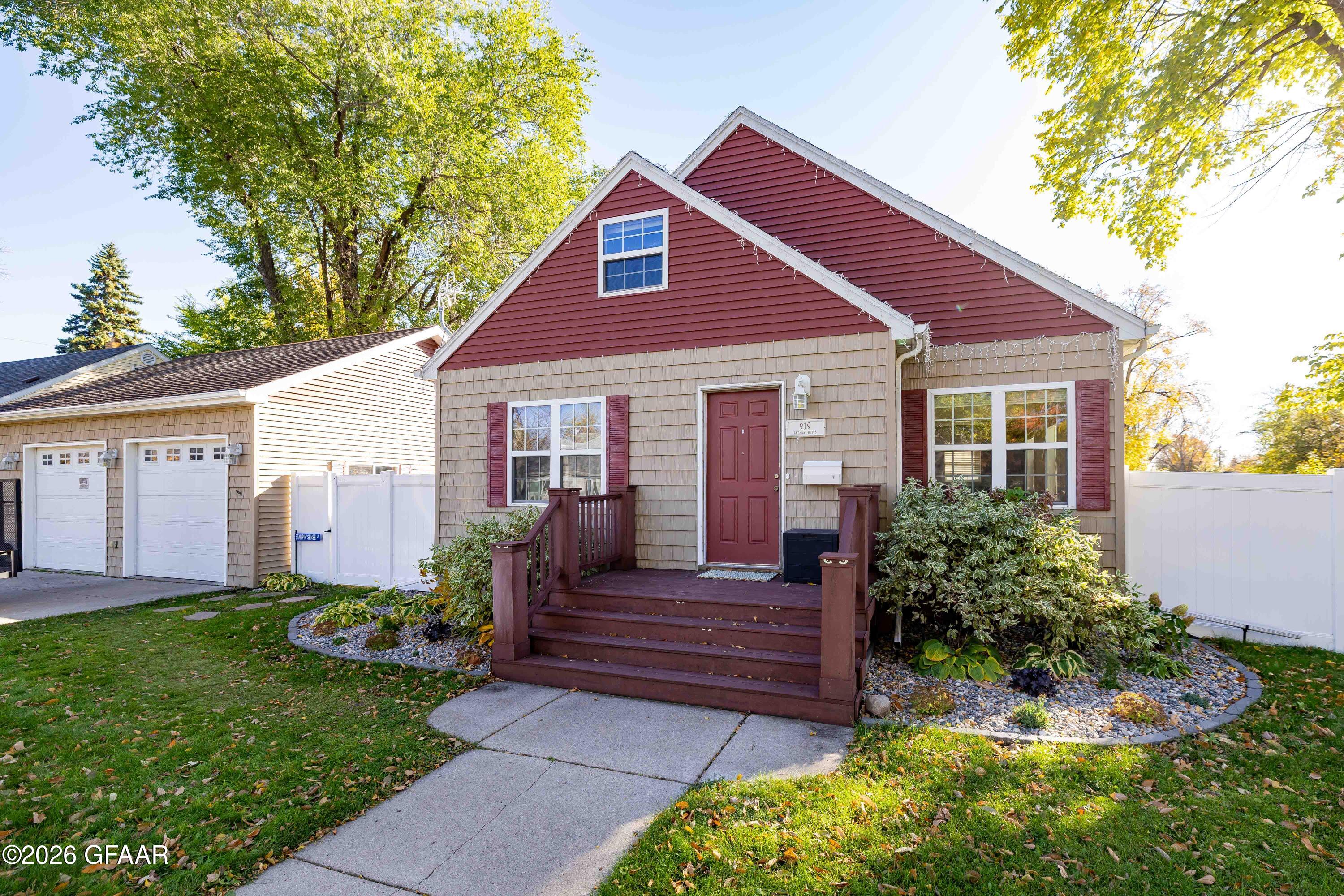 main property photo 0