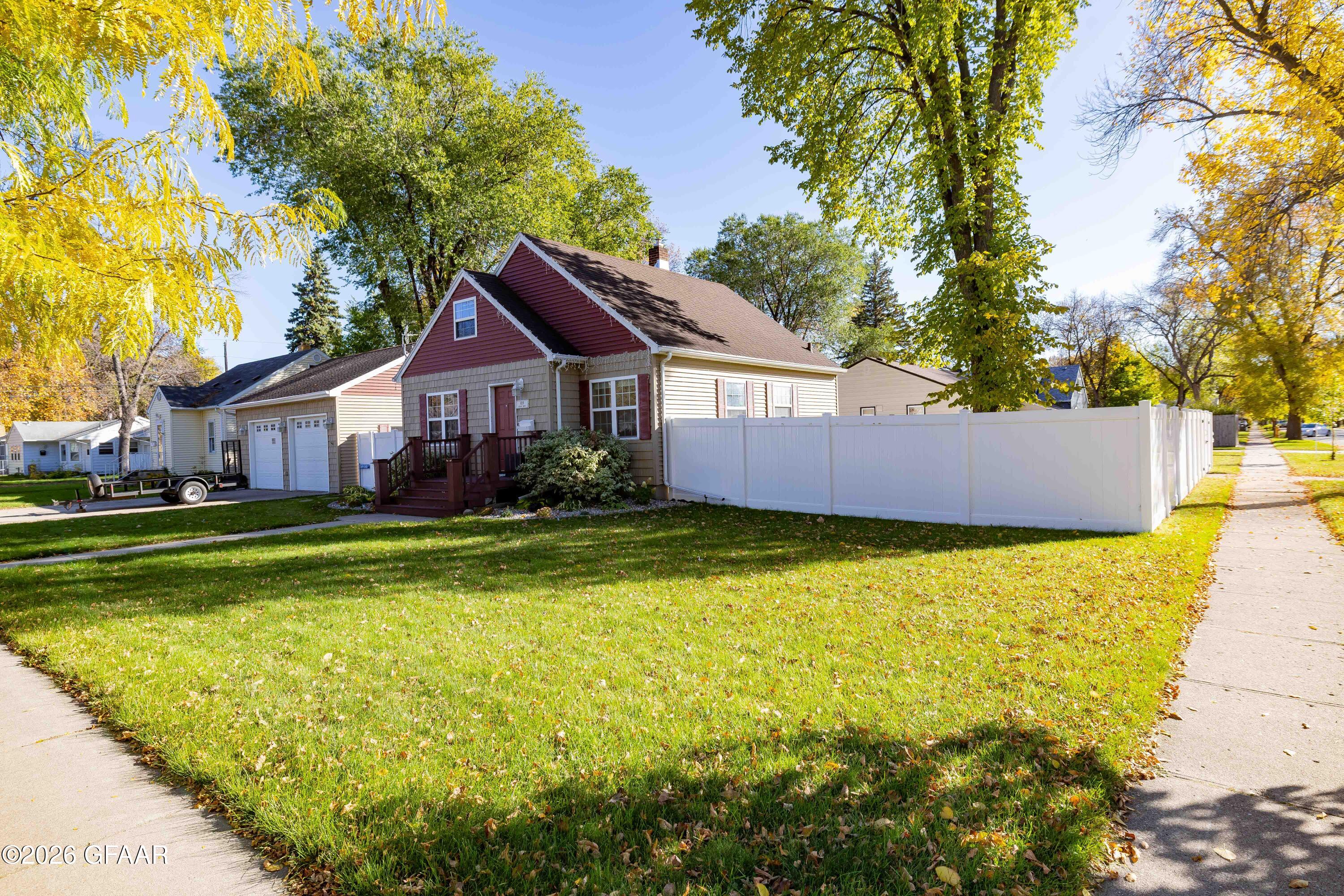 main property photo 20