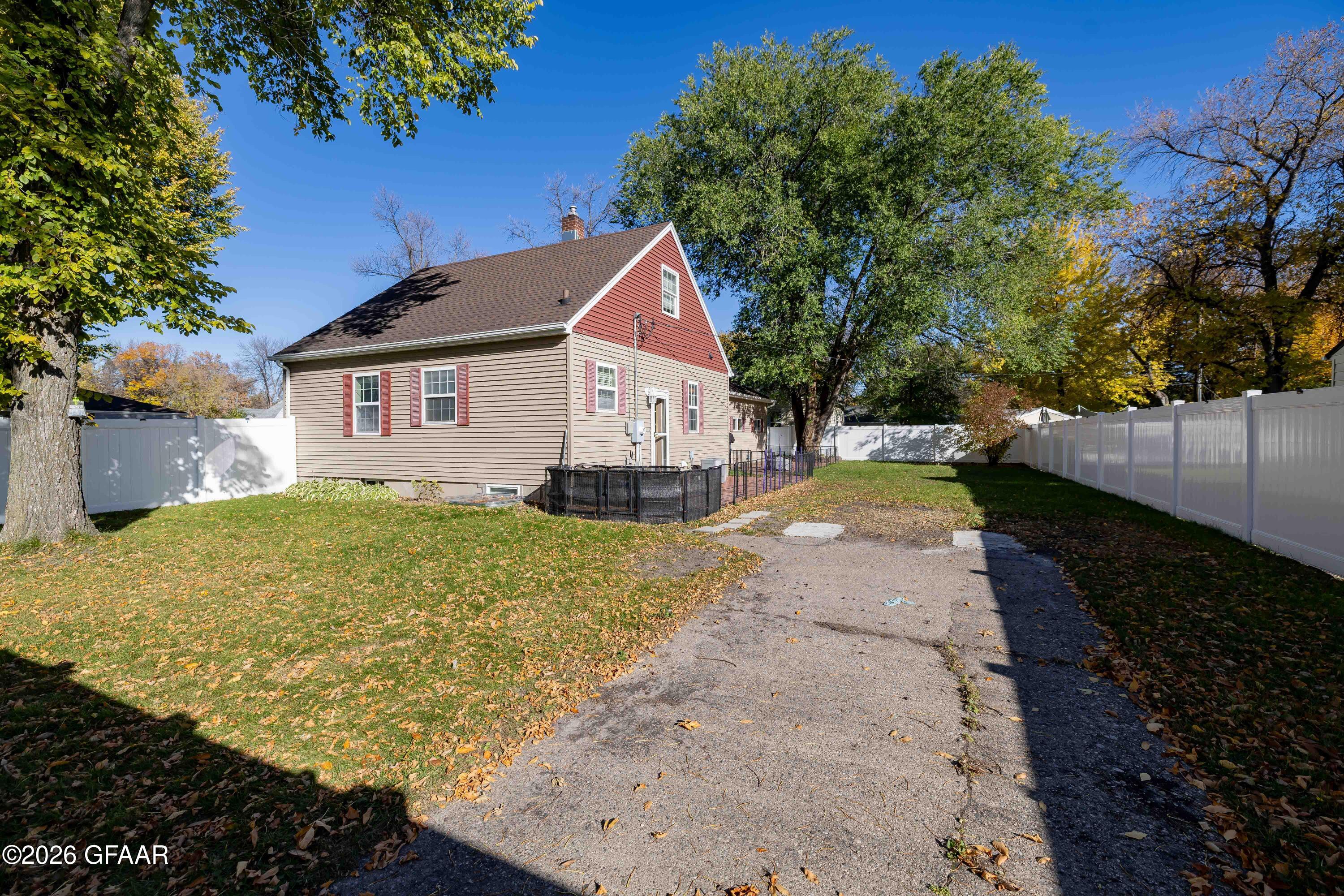 main property photo 27