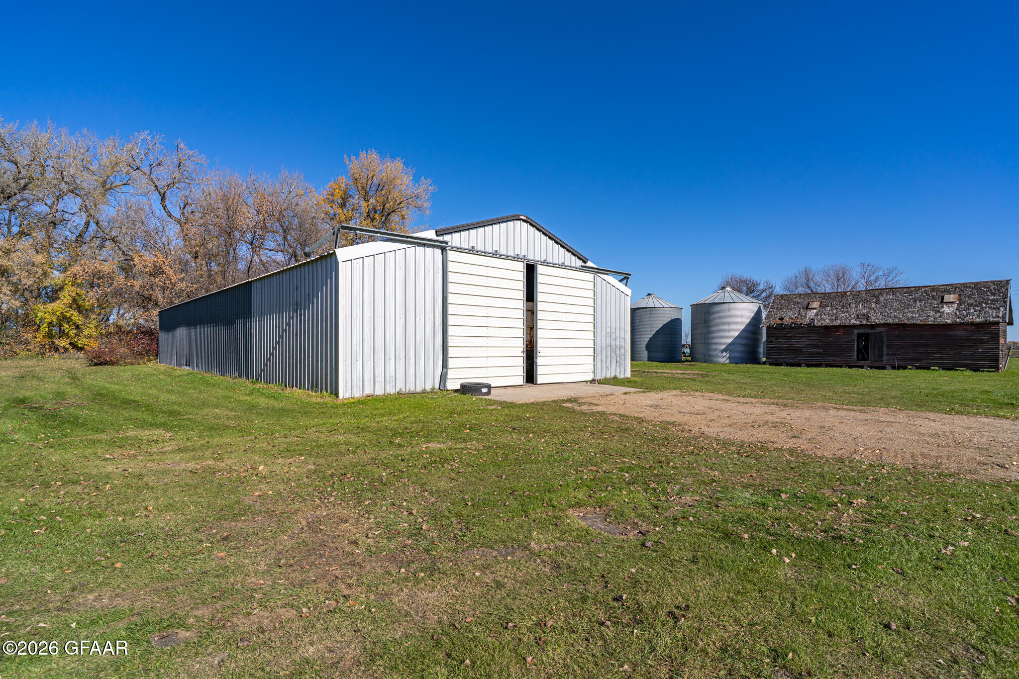 main property photo 35