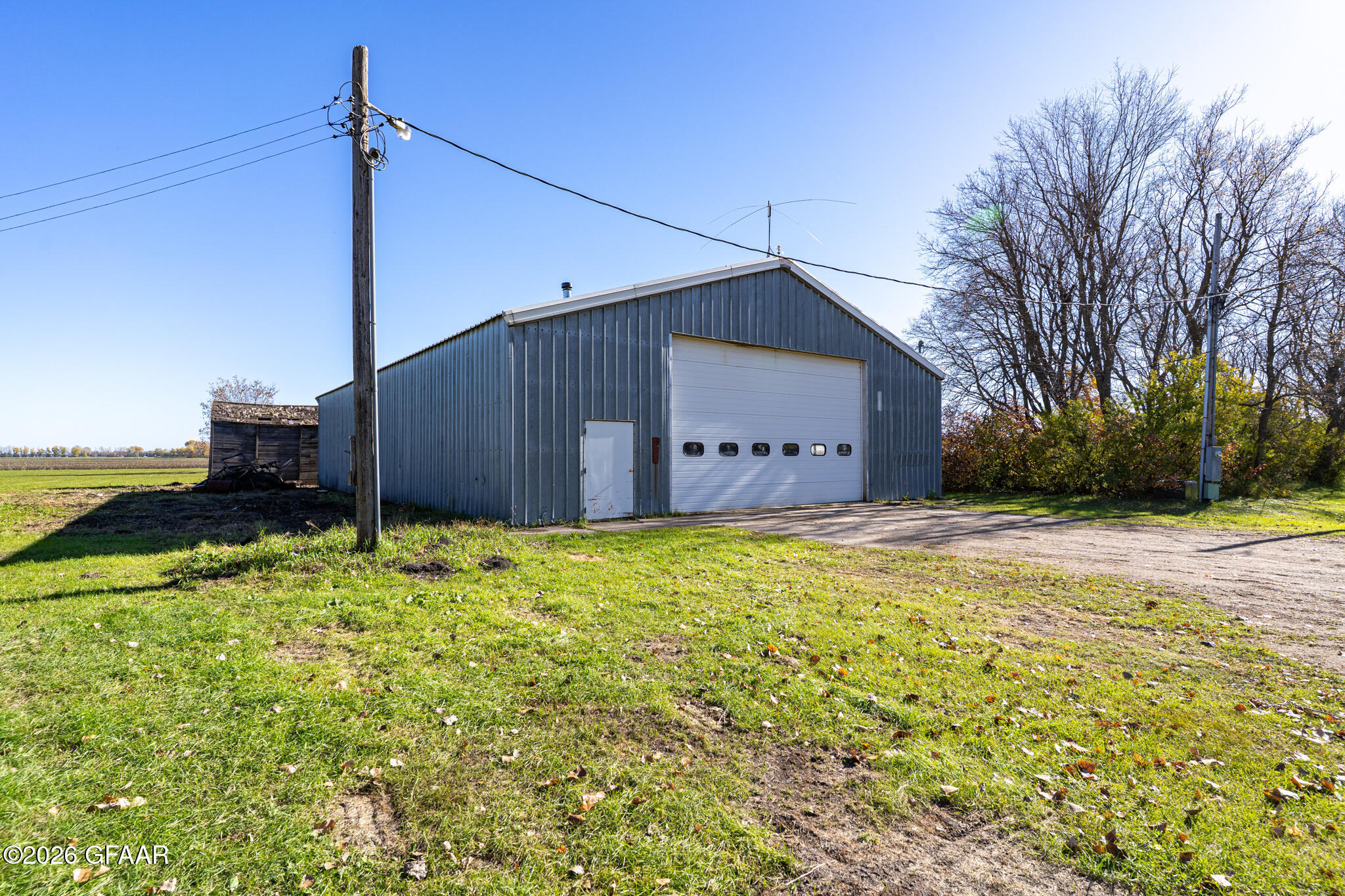 main property photo 40