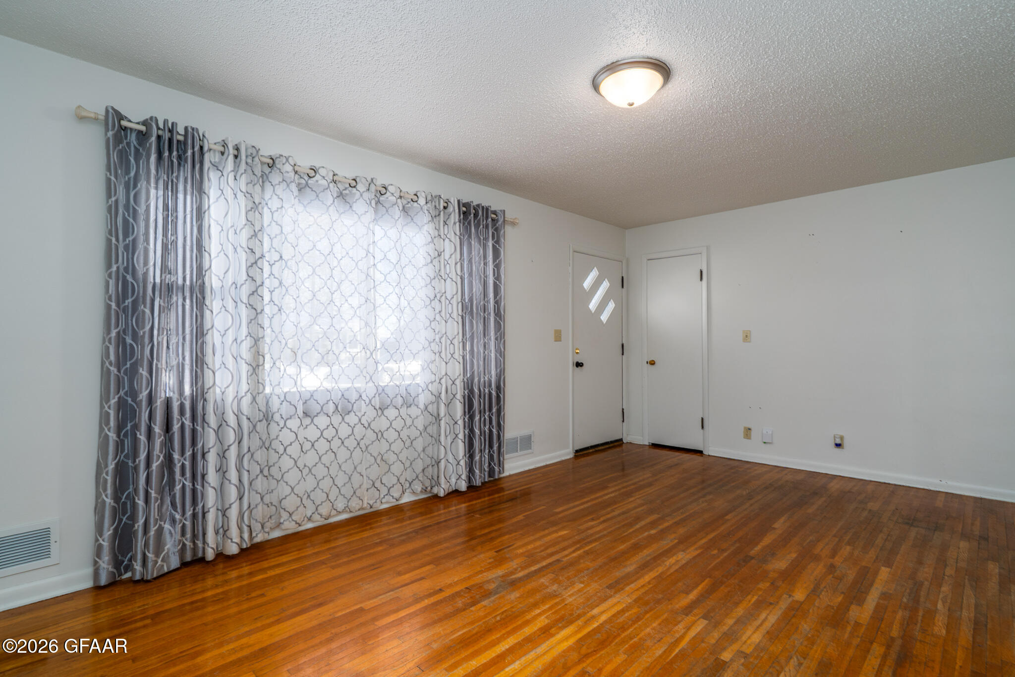 property viewer photo 1