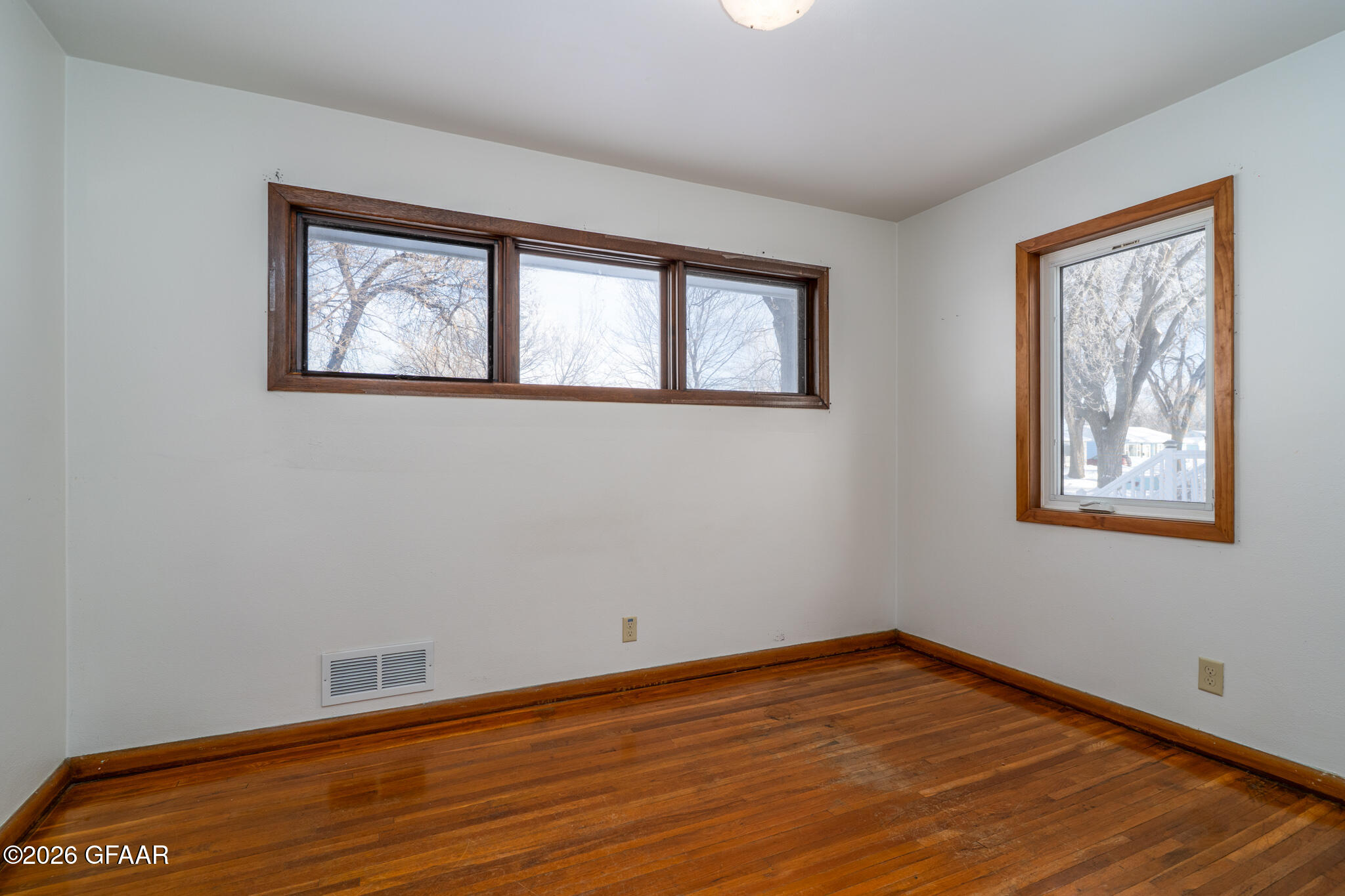 property viewer photo 11