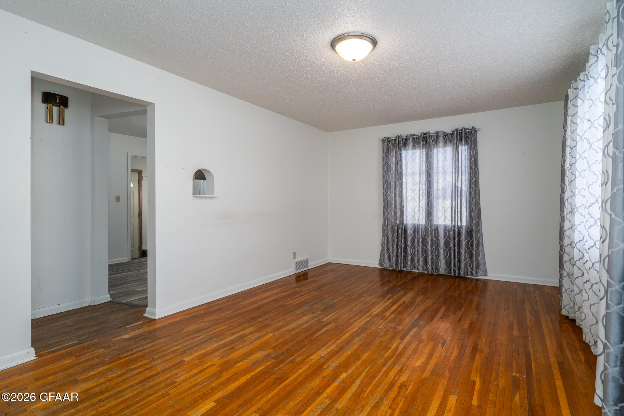 property viewer photo 2