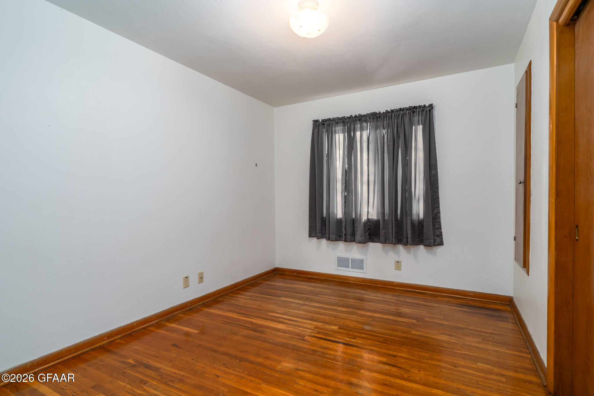 property viewer photo 6