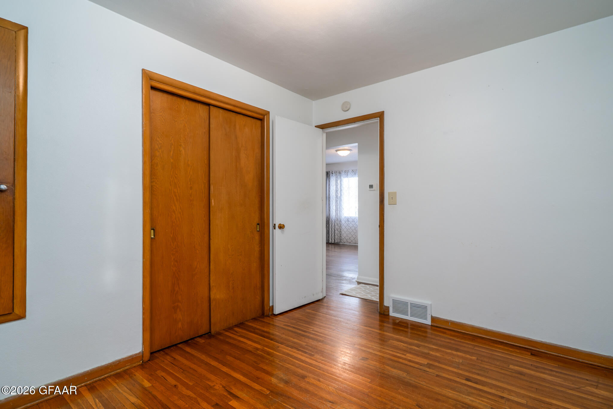 property viewer photo 7