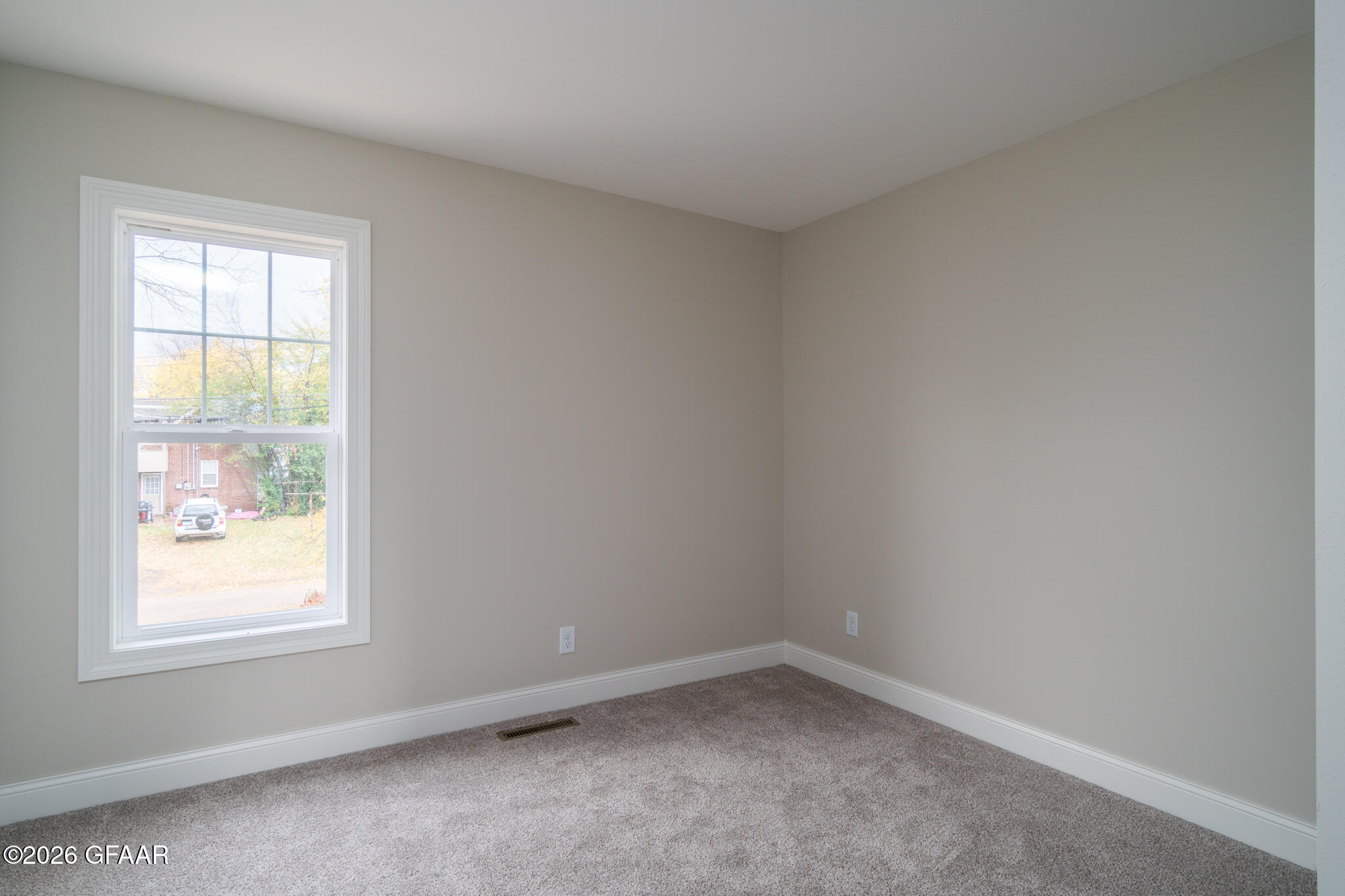 property viewer photo 12