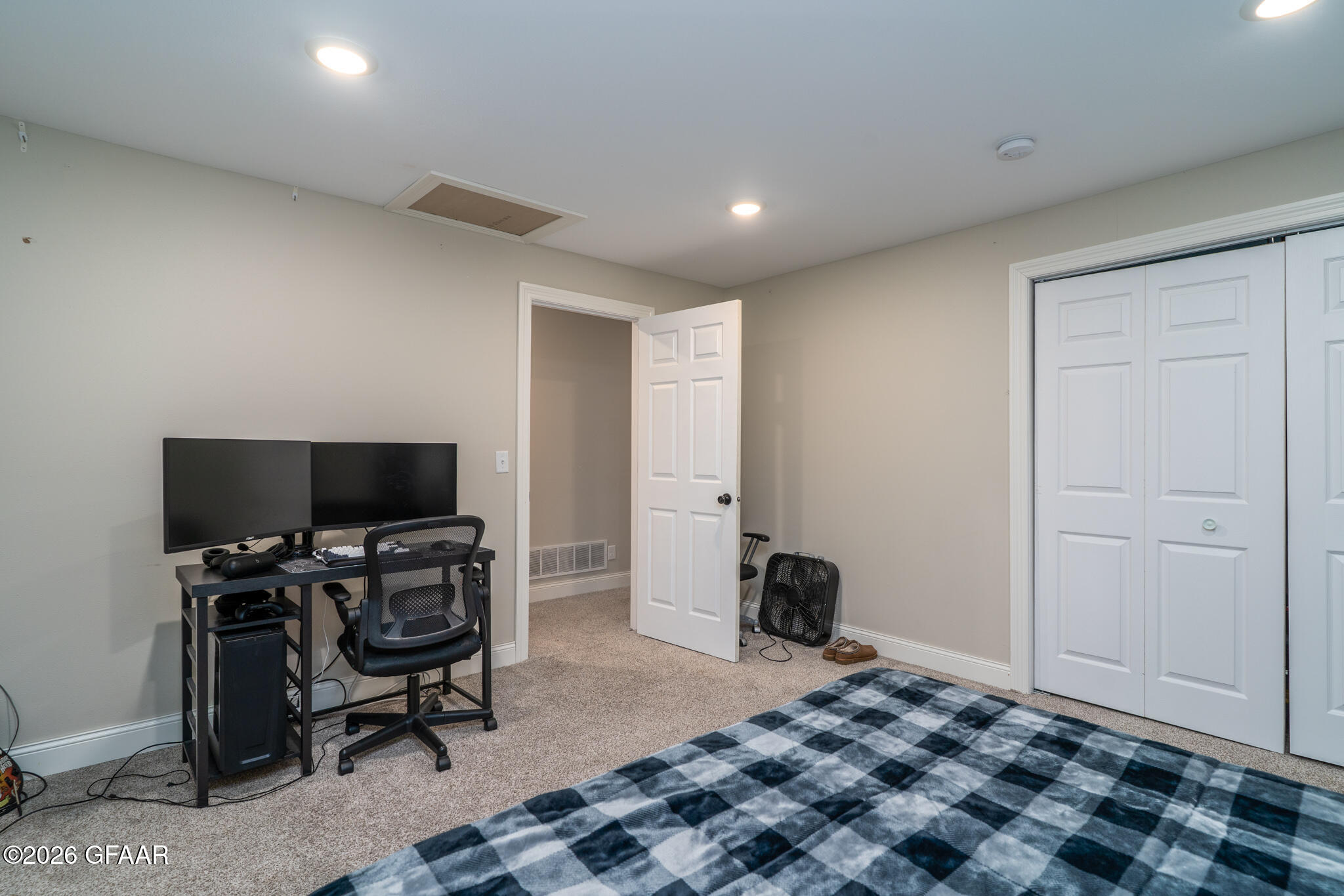 property viewer photo 19