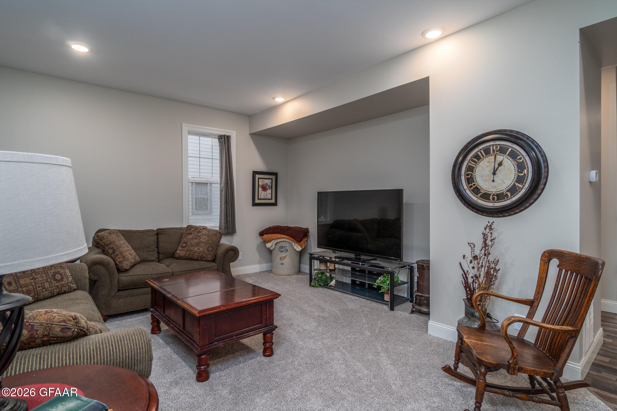 property viewer photo 3