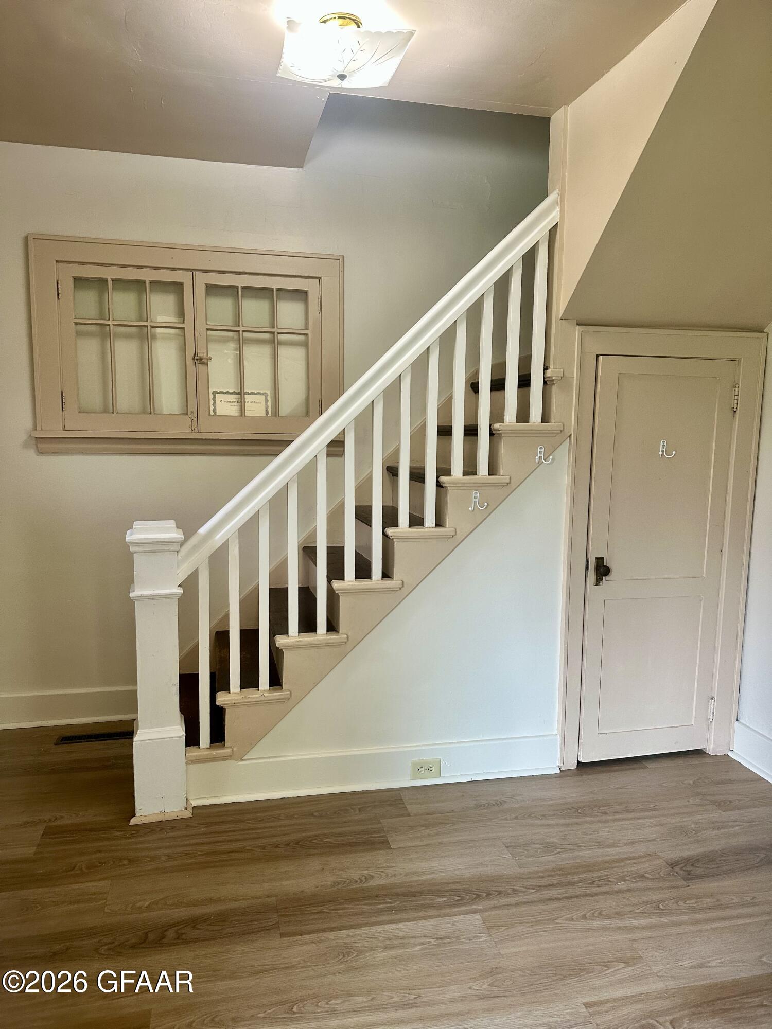 property viewer photo 2